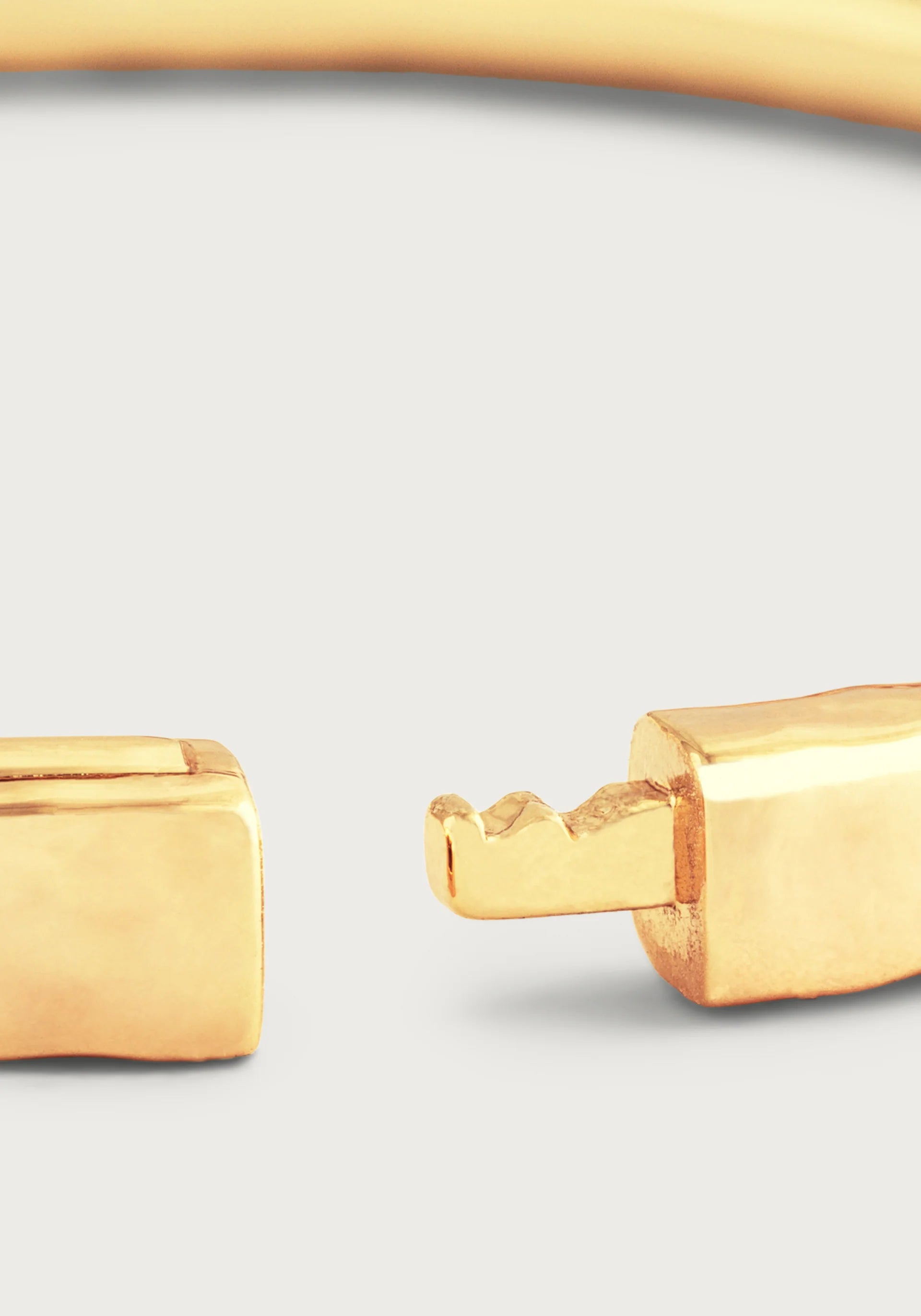 Anabel Aram Farrier Thin Hinged Bangle - Gold