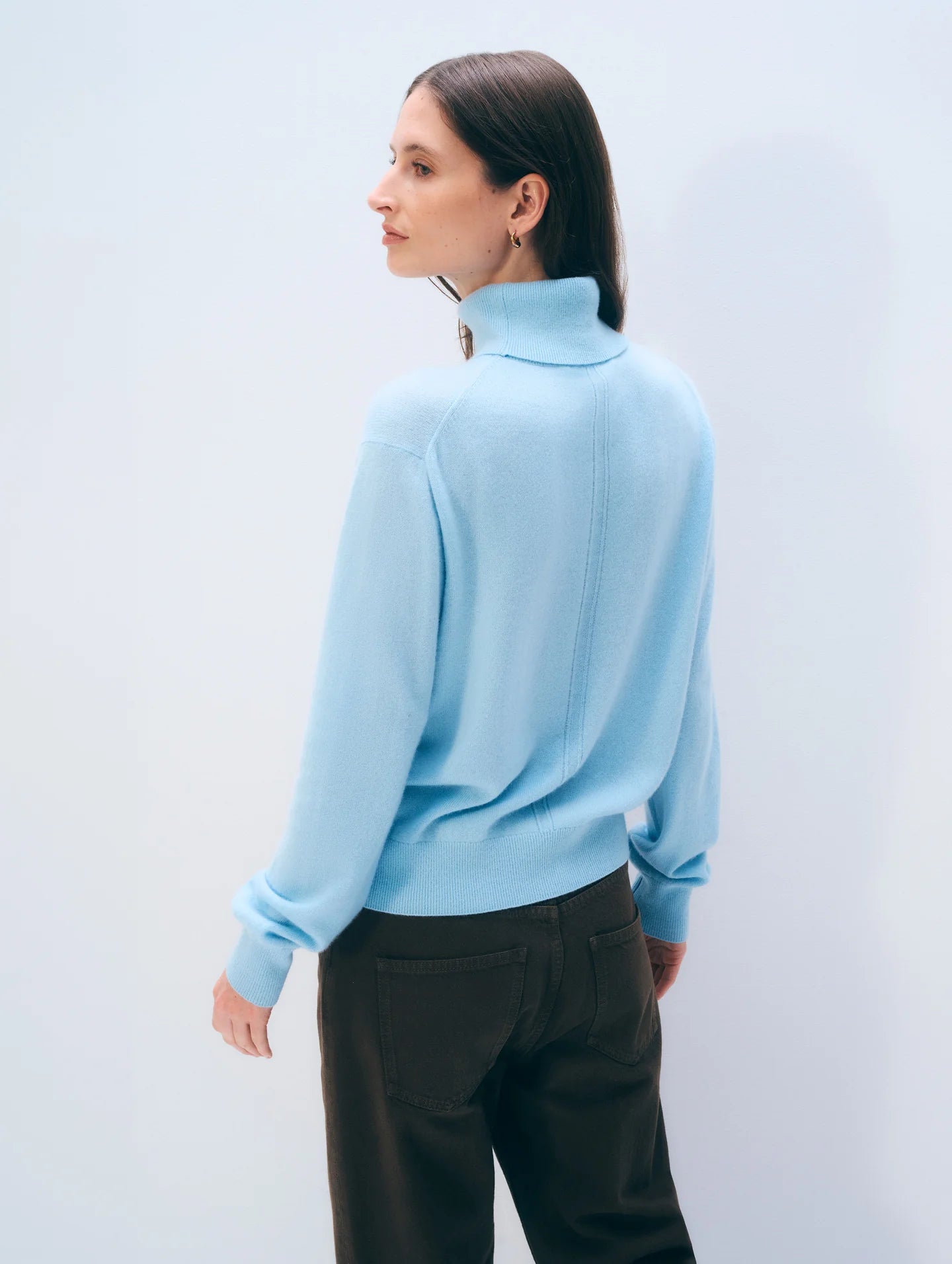 White & Warren Ribbed Trim Turtleneck | Seersucker Blue