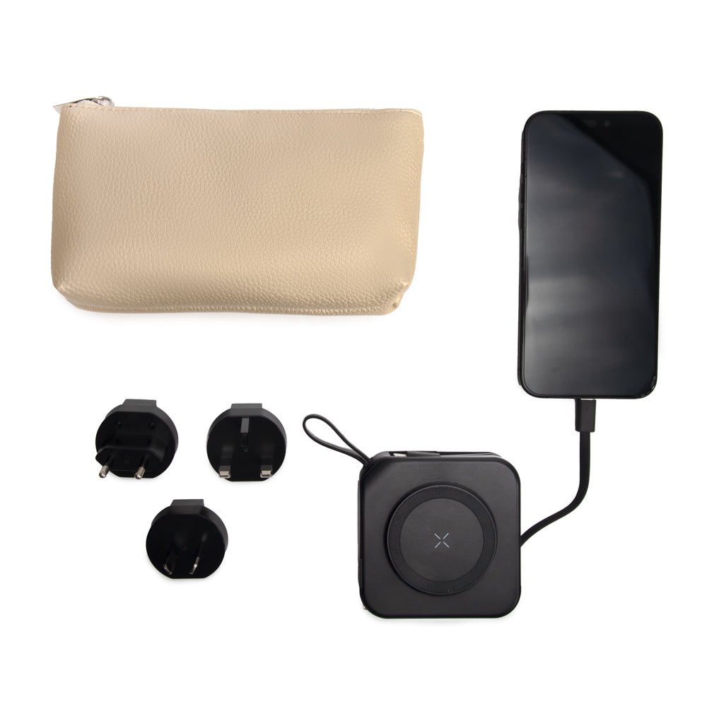 Voyager Universal 5-In-1 Charger & Adapter - Black and Gold