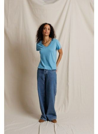 perfectwhitetee hendrix | milky blue