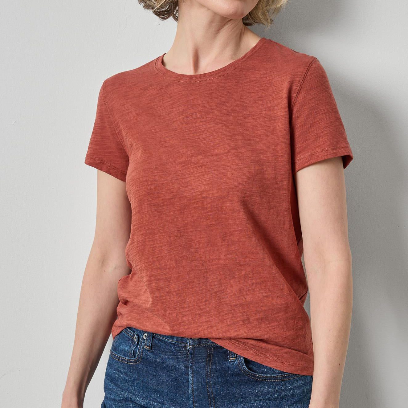 Short Sleeve Back Seam Crewneck | 2 colors